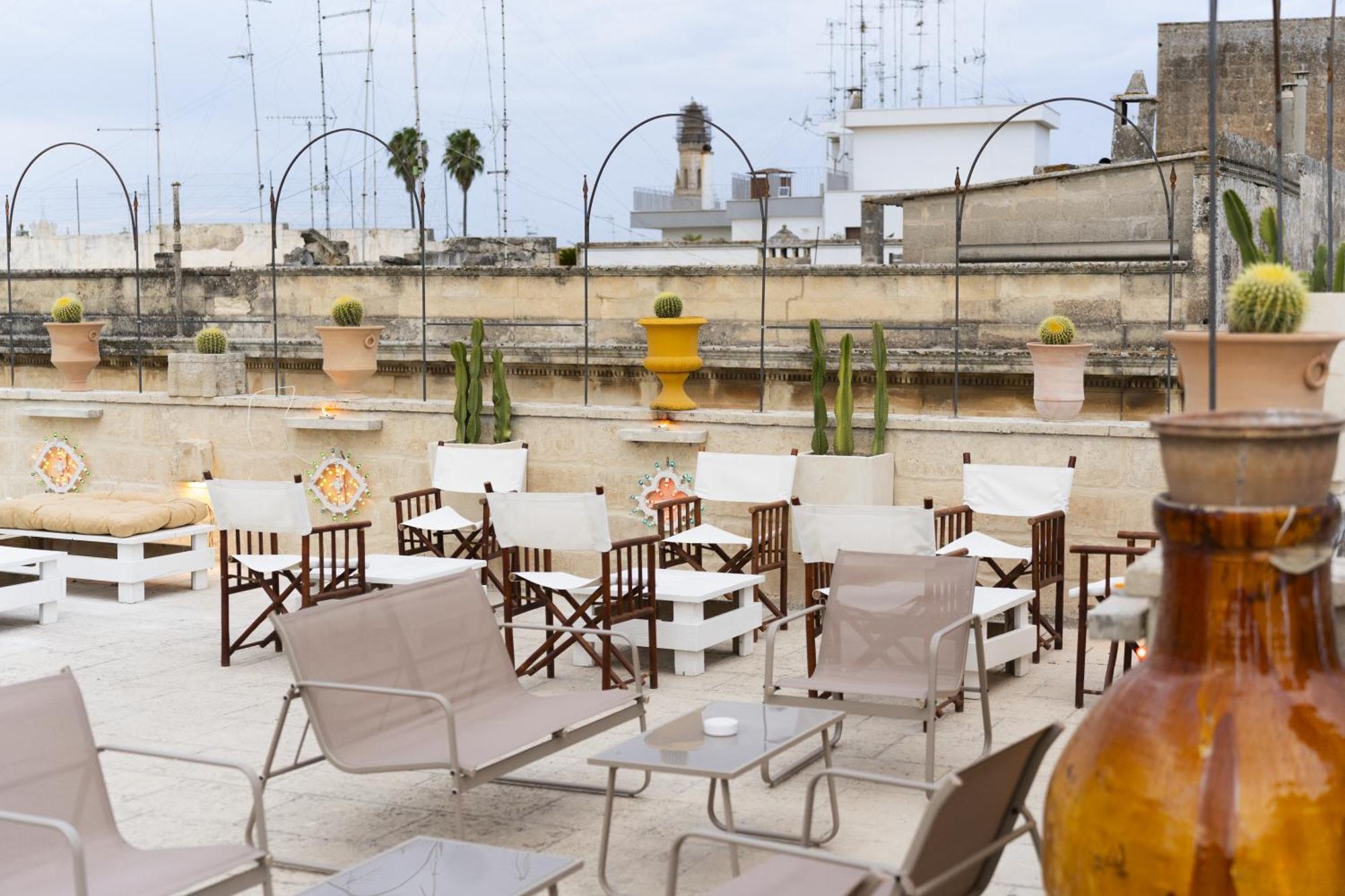 Palazzo Cavour Acomodação com café da manhã Lecce Exterior foto