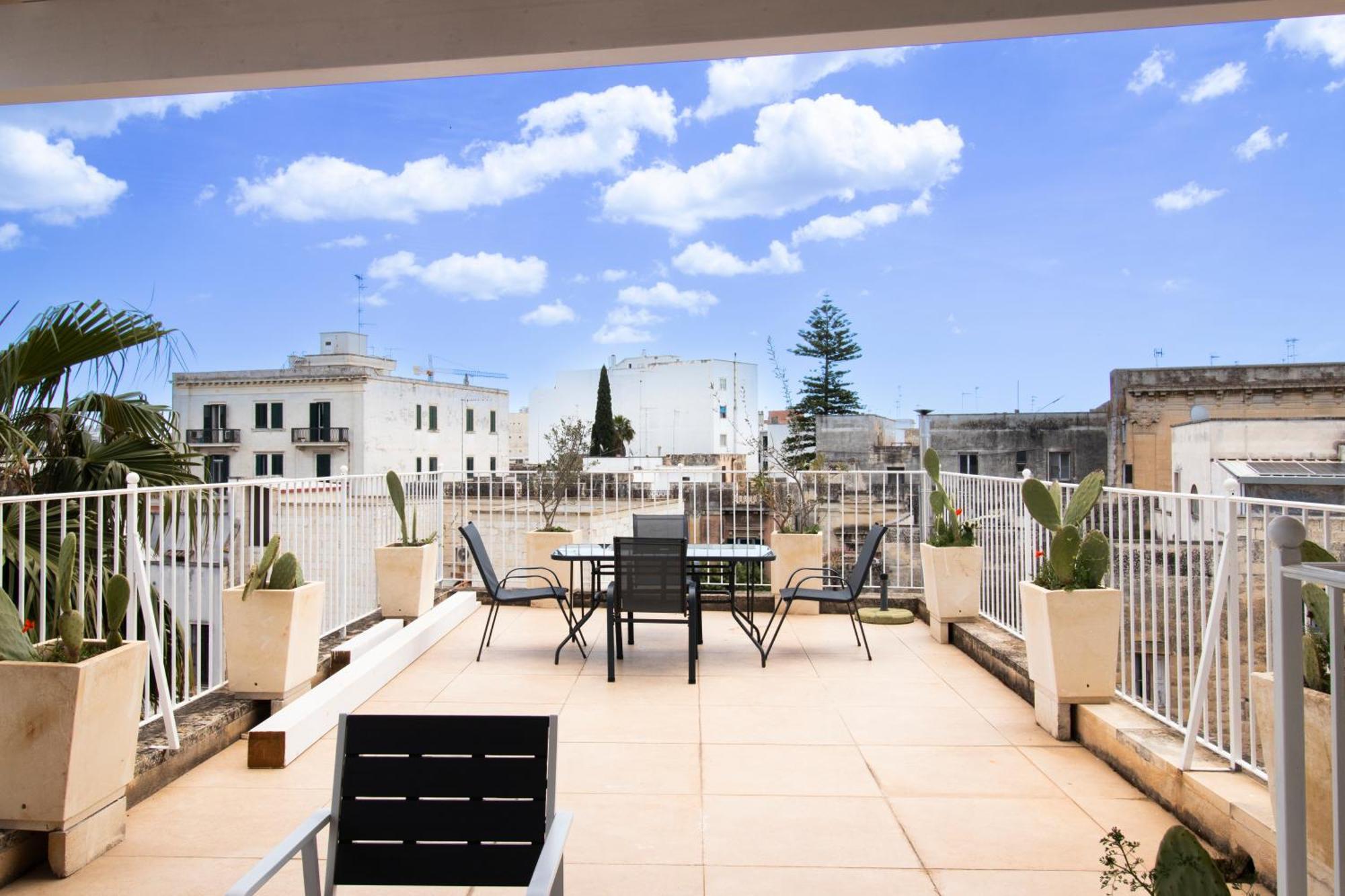 Palazzo Cavour Acomodação com café da manhã Lecce Exterior foto